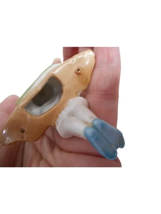 Porcelain Painted shelf sitter Victorian girl on swing - Picture 6 of 7